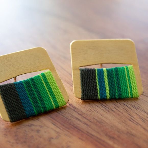 Handmade gold plated new earrings green thread - Picture 3 of 3